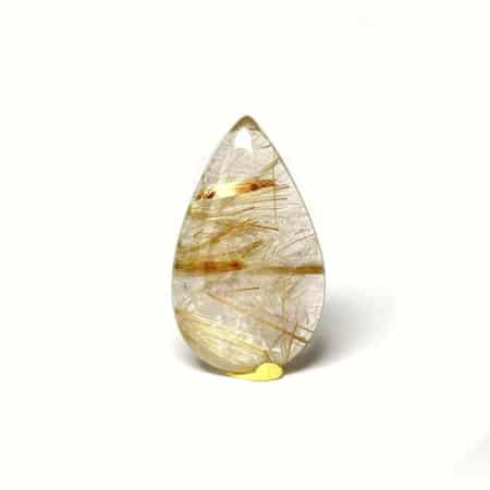 cabochon de quartz et inclusions de rutile taille goutte de 20.38 carats